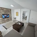 панорама рози Apartament *